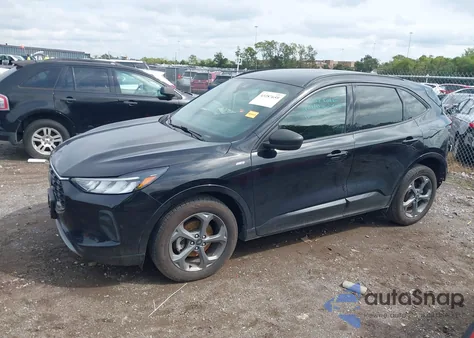 2023 Ford Escape St-Line z USA, uszkodzony, nr VIN 1FMCU9MN2PUA57939